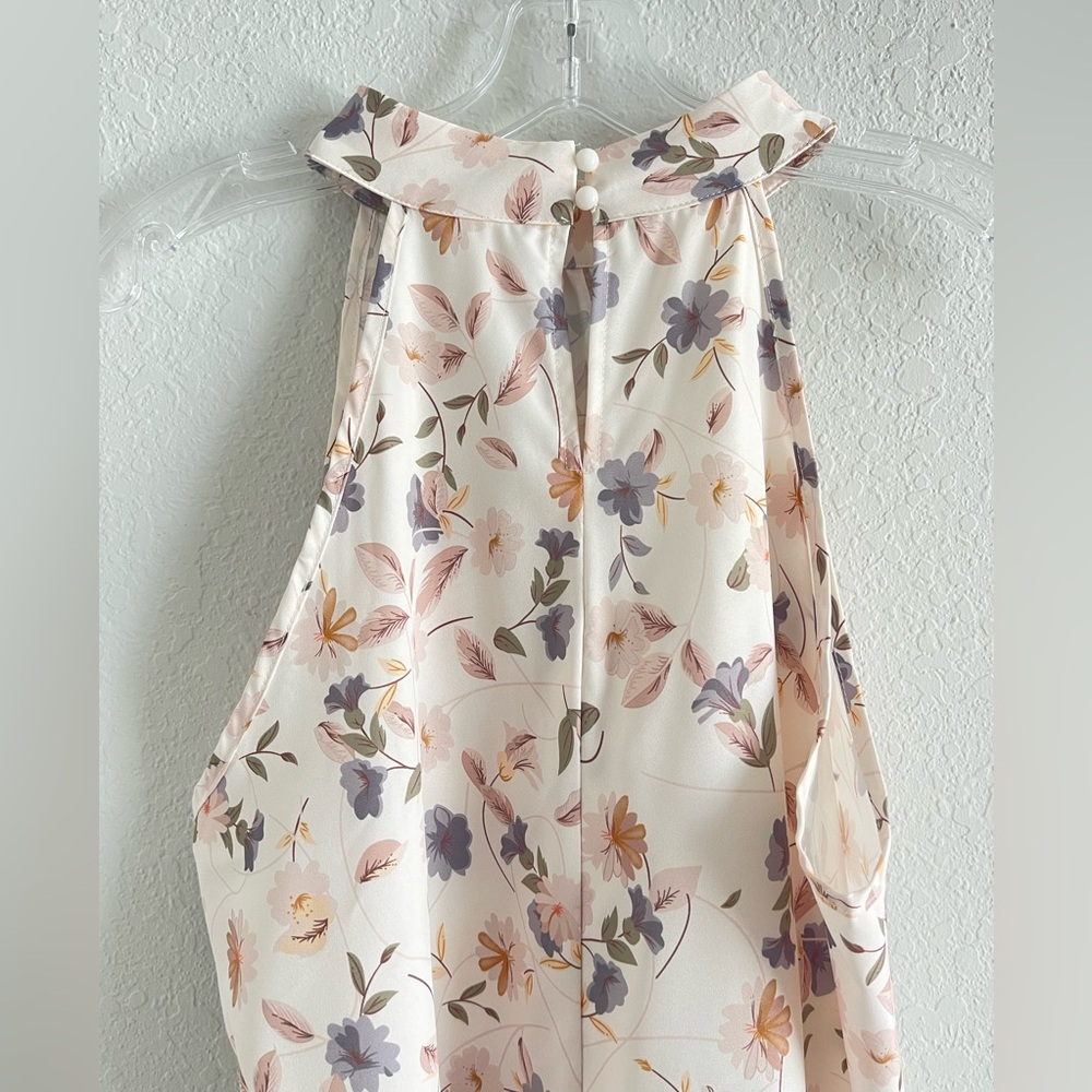 Feminine Floral Halter Tank - Picture 4 of 8